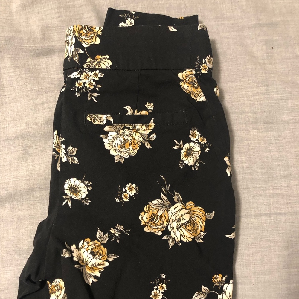 Maurices flower dress pants size M short